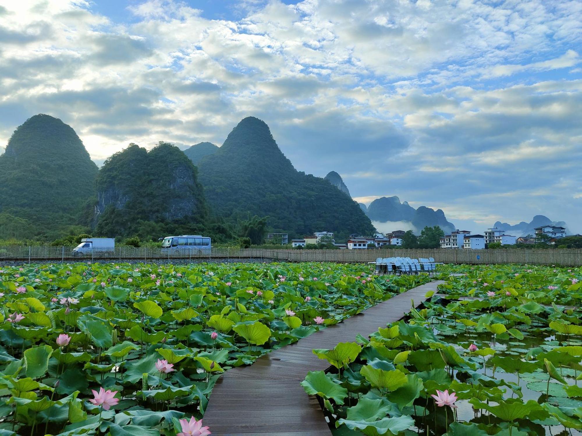 Yangshuo Tea Cozy--One Way Free Pick Up From Airport Or Ts 4 Nights Guest House Exterior photo